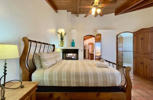 Playas de Rosarito Apartment | Puerto Nuevo Surf Casita Feliz 1 BR with pool