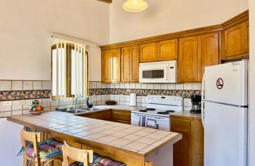 Playas de Rosarito Apartment | Puerto Nuevo Surf Casita Feliz 1 BR with pool