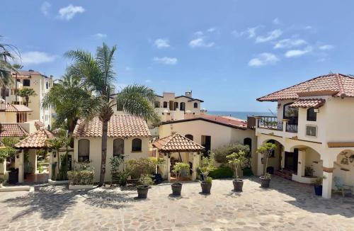 Playas de Rosarito Apartment | Puerto Nuevo Villa Olas 2BR 2BA with pool