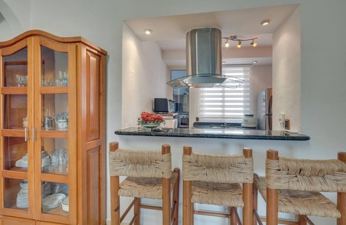 South Hotel Zone Apartment | Puerto Vallarta Hideaway w/Balcony & Pool!