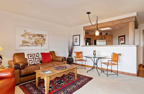 Quail Run Condo | Quail Run 312 | Mountain Views | Penthouse | Private Balcony | Golf Course | Pool & Hot Tub