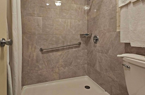 Ennis Hotel | Quality Inn Ennis