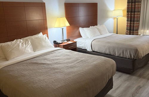Manitowoc Hotel | Quality Inn Manitowoc