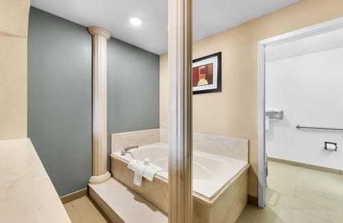 Marshall Hotel | Quality Inn Marshall
