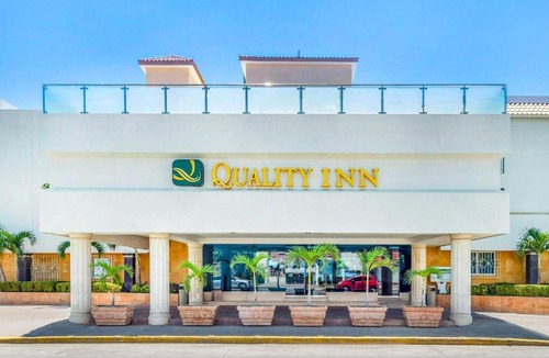 Zona Dorada Hotel | Quality Inn Mazatlan