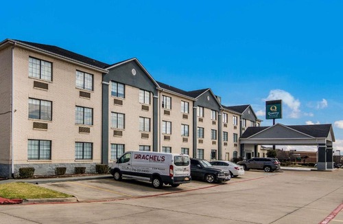Fossil Creek Hotel | Quality Inn & Suites Fort Worth - Fossil Creek