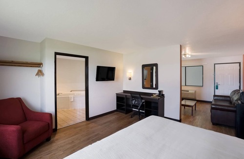 Junction Hotel | Quality Inn & Suites Junction