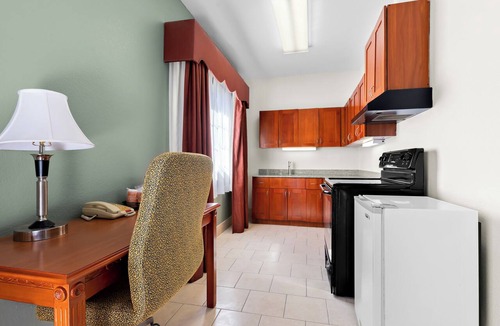 McAlester Hotel | Quality Inn & Suites McAlester on Hwy 69