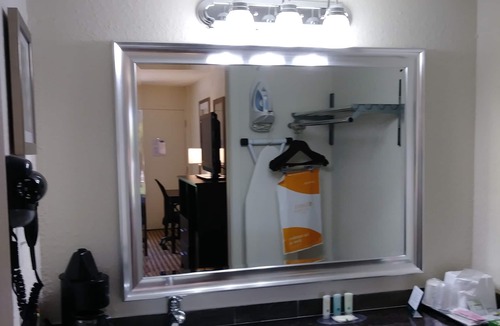 Laurel Hotel | Quality Inn & Suites