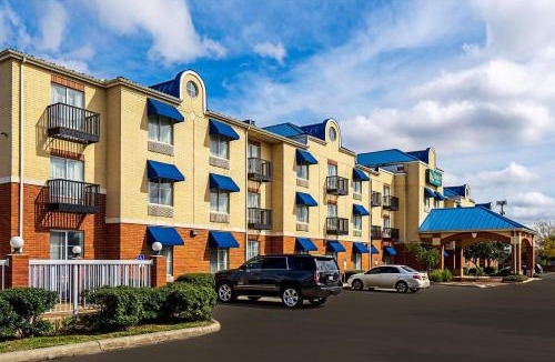 North San Antonio - SAT Hotel | Quality Suites San Antonio Northeast