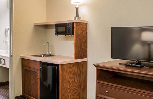 North San Antonio - SAT Hotel | Quality Suites San Antonio Northeast