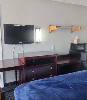 Amarillo Apartment | Queen Bed Hotel Room 132