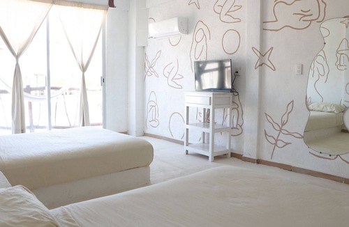 Zihuatanejo Hotel | Queen Double Bed Room