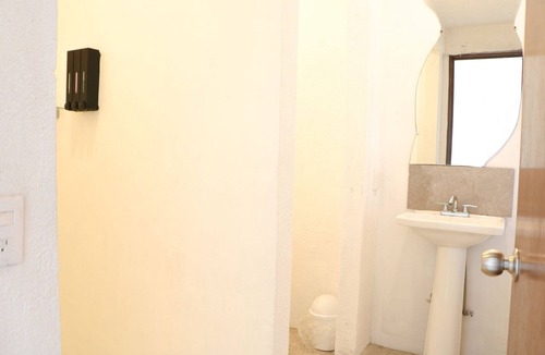 Zihuatanejo Hotel | Queen Double Bed Room