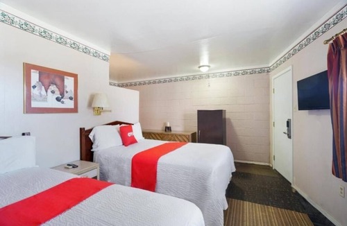 Alpine Hotel | Quiet 2-Room Stay Near Davis Mountains + Alpine-Casparis Municipal Airport