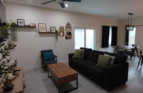 Laguna Heights House | Quiet 3 Bd 2 Ba Pet & Family Friendly