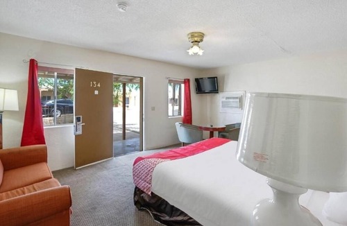 Yuma Hotel | Quiet Affordable Stay with Convenient Location Close to Local Hotspots