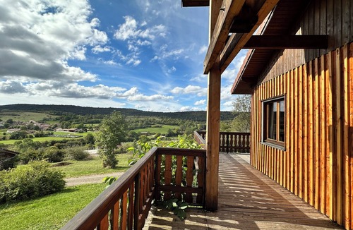 Aromas Ski Chalet | Quiet chalet with panoramic views, completely renovated in 2025
