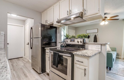 Fort Worth House | Quiet & Cozy Home - Ideal for Long Term Stays