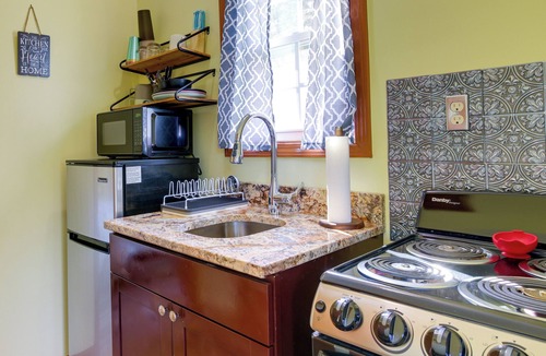 Millington Cottage | Quiet Millington Tiny House Near Naval Air Base!