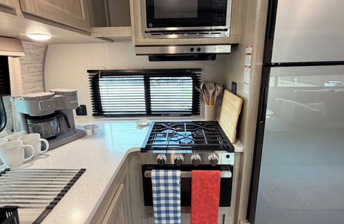 Springtown House | Quiet Texas Retreat New RV with Full Amenities