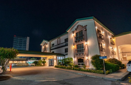 Saltillo Hotel | Quinta Dorada Hotel & Suites