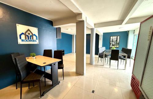 Santa Maria la Ribera House | R&A Hostal