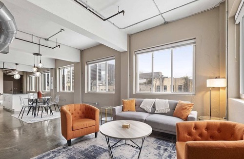 Downtown Austin Apartment | Radiant Loft on 5th St