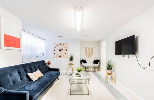 South Overton House | Raider Hideaway 2BR/1BA One Block From Tech