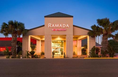 Amistad National Recreational Area Hotel | Ramada by Wyndham Del Rio