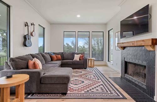 Leander Cabin | Ranch Retreat: Amenities Galore!