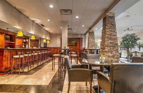 Fort Worth Hotel | Rare Find! Four Relaxing Units, Pool, Free Parking, Near AT&T Stadium