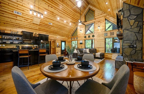 Broken Bow Cabin | Rated Top 10 One Bedroom + No Cabins Behind Property + Private Oversized Deck