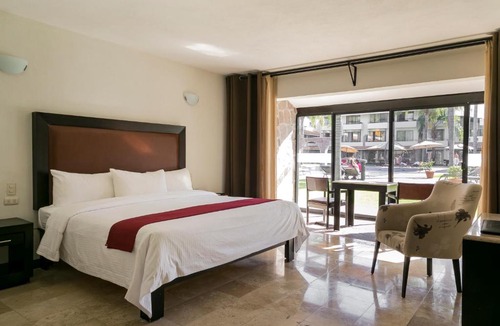 Leon Hotel | Real de Minas Poliforum