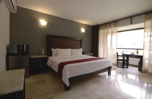 Leon Hotel | Real de Minas Poliforum