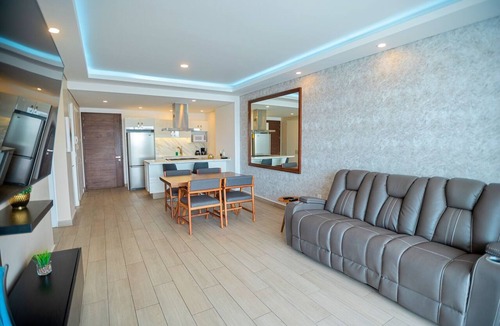 Zapopan Condo | Real View Towers, Real Center Plaza, 1st Floor Charming 1 BR, Zona Real