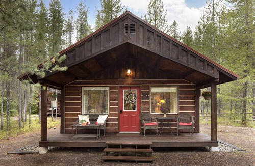 Columbia Falls Cabin | Reclusive Moose Cabin 10 Minutes to West Glacier Entrance