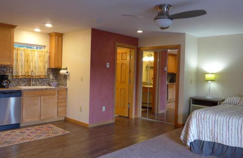 Manitou Springs Hotel | Red Wing Motel