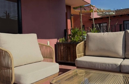 Calzada Madero Apartment | REGIONES - SIERRA NORTE · Sunny Suite with Terrace and Beautiful Views