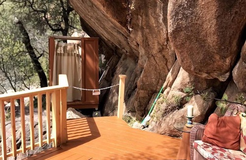 Prescott RV Rental | Rejuvenating Tree House Getaway with Pool Access in Prescott, Arizona