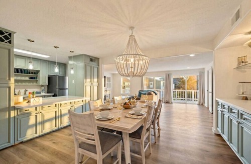 Bermuda Beach House | Relax in Beachside Comfort with Stunning Views