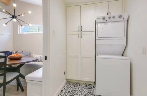 Austin House | Relax & Recharge - Modern South ATX + Cowboy Pool