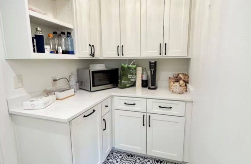 Austin House | Relax & Recharge - Modern South ATX + Cowboy Pool