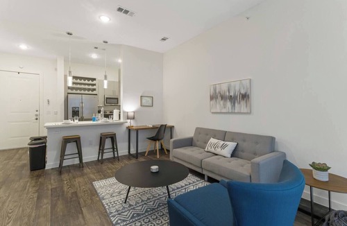Collin County Apartment | Relax & Save | Weekly & Monthly Discounts