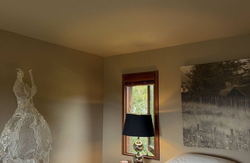 Mendocino Hotel | Relax & Unwind in an 11-Bedroom Beachfront Retreat with Spa in Mendocino