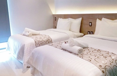 Downtown Cancun Hotel | Relaxing Double Room with Rooftop Access – Perfect for Exploring Nearby Gems