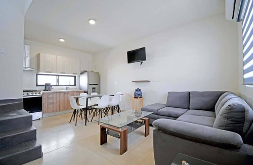 La Paz House | Relaxing Gated Retreat, Pool communal