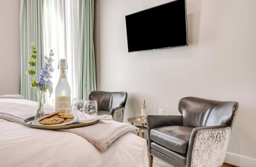 Granbury Hotel | Relaxing Hotel in Granbury Texas on the Historic Granbury Square