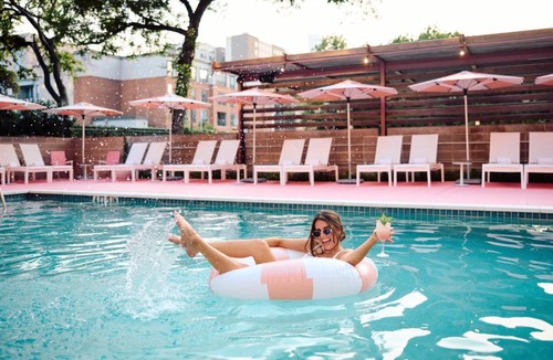 Red River Cultural District Hotel | Renaissance Austin Downtown Hotel