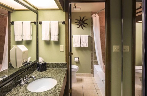 Wahweap Resort | Resort Haven in Arizona:Close to Antelope Canyon!2 Pet Friendly Units,Pool